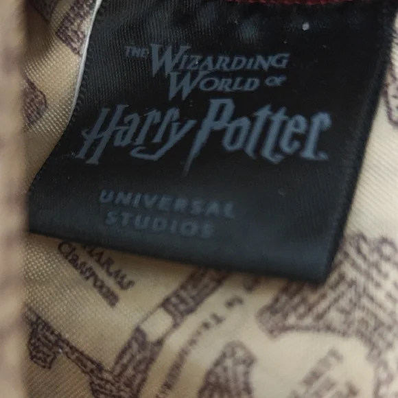 Universal Studios Harry Potter Mischief Bag With ID Clip - Picture 11 of 11